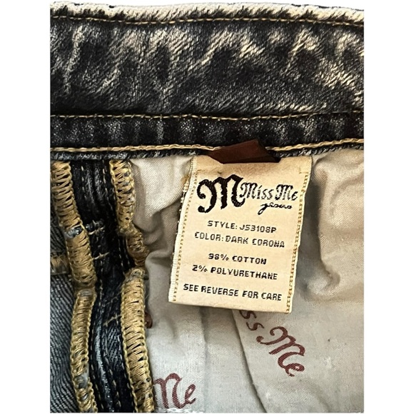 Miss Me Jeans Denim Mini Skirt Raw Hem Embellished Studded Women’s Size Small - Picture 7 of 15